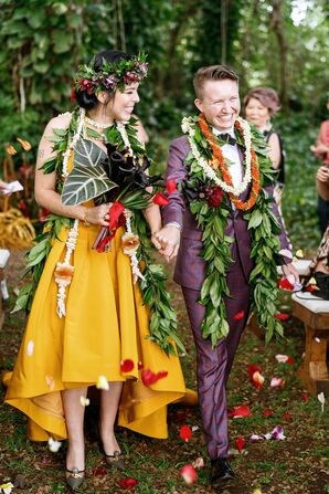 Wedding Recessional at Moli'i Gardens on Oahu's North Shore in Hawaii