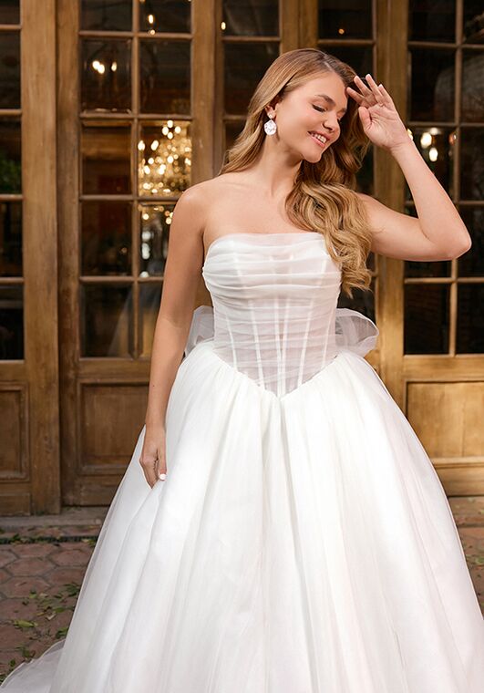 Essense of Australia D4322 Ball Gown Wedding Dress - 2