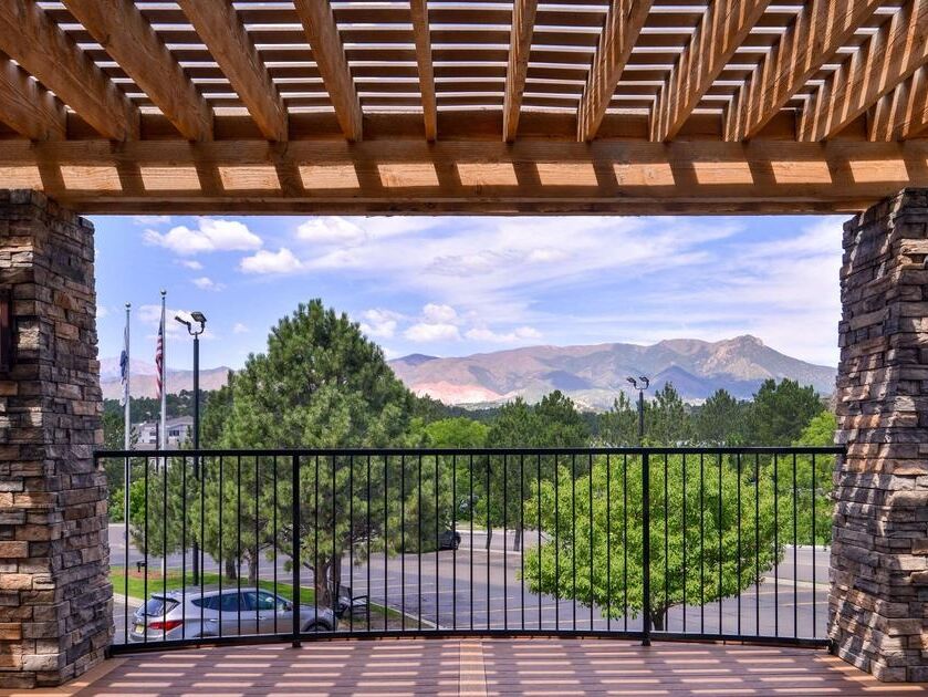 Picture of Best Western Plus Peak Vista Inn & Suites