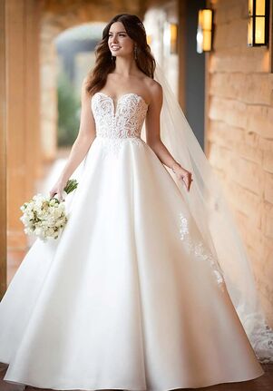 Essense of Australia D2486 Ball Gown Wedding Dress