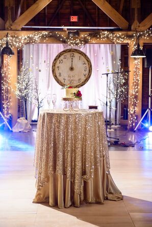 Dramatic Glitter Linen Cake Table