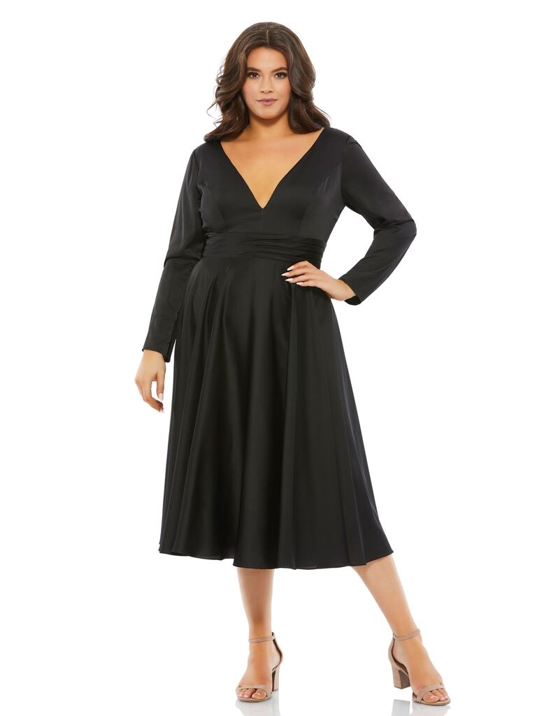 Black plus-size mother-of-the-bride midi dress with long sleeves and V-neck from Mac Duggal