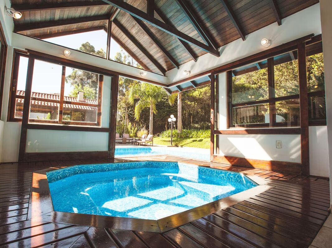 Picture of Pool & Jacuzzi
