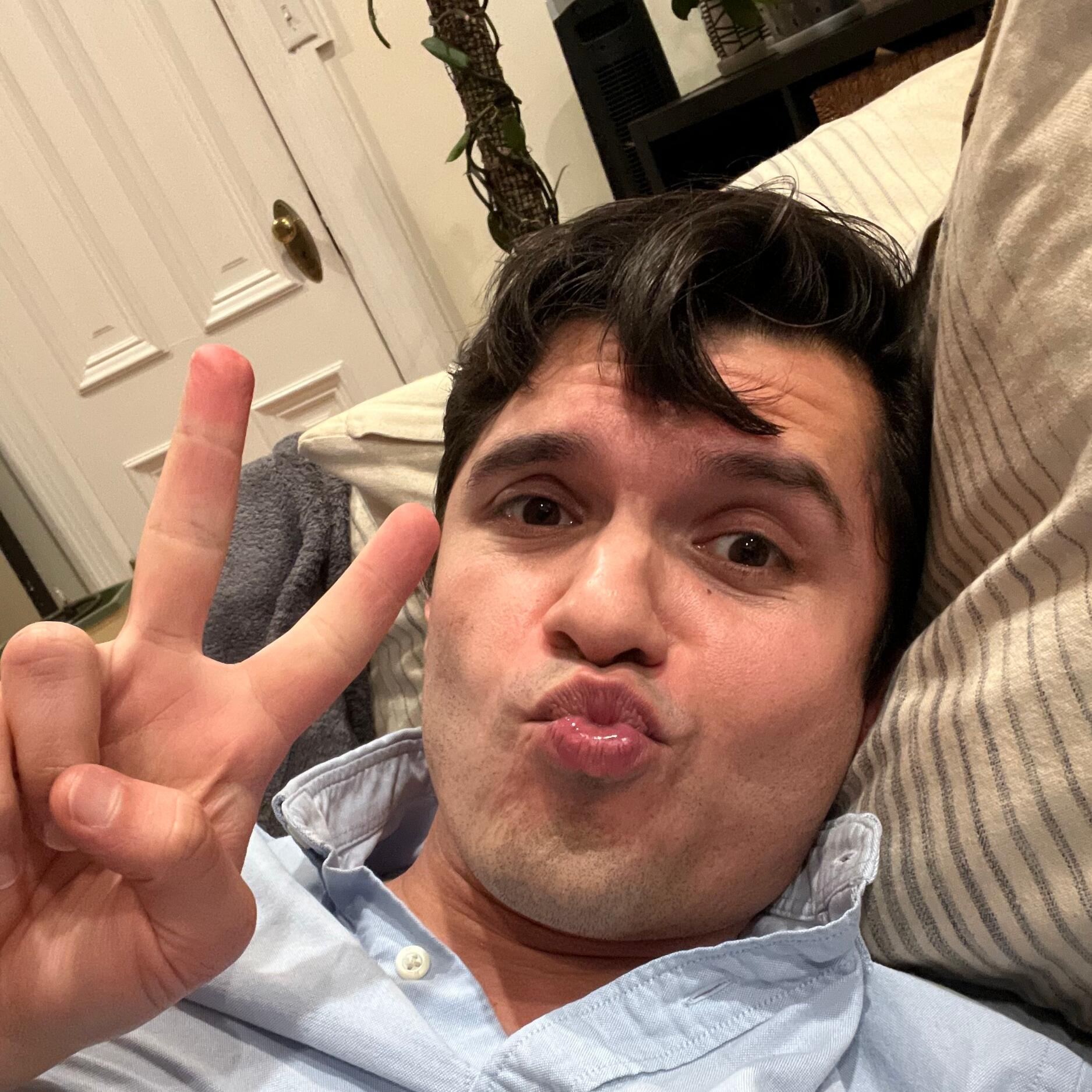 Gabriel Martinez-Santibañez (he/him)