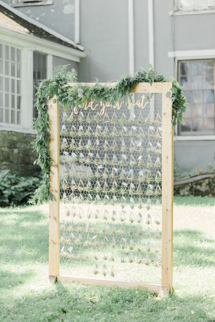Geometric Air Plant Escort Card Display