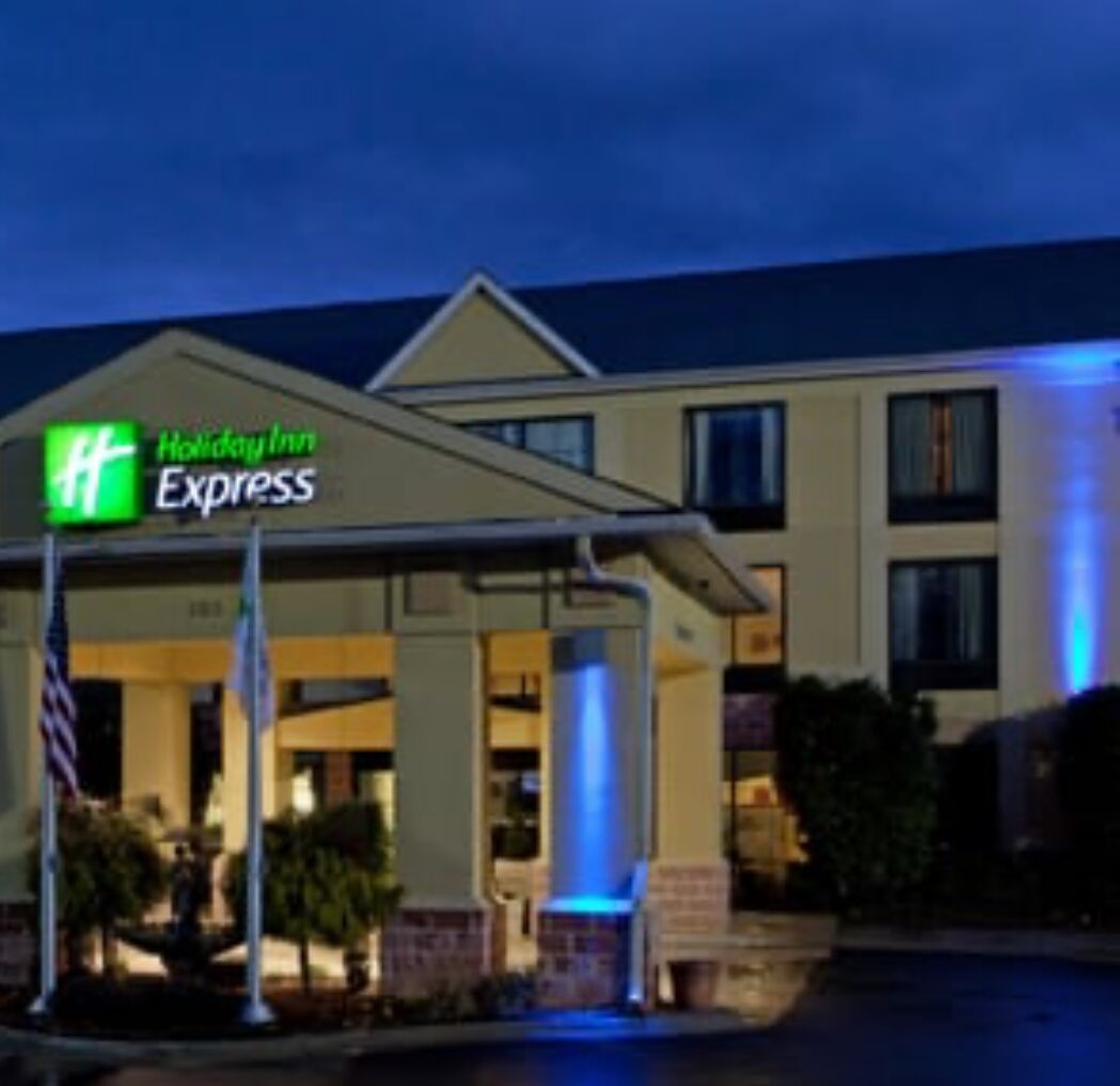 Picture of Holiday Inn Express & Suites: Charlotte Arpt-Belmont
