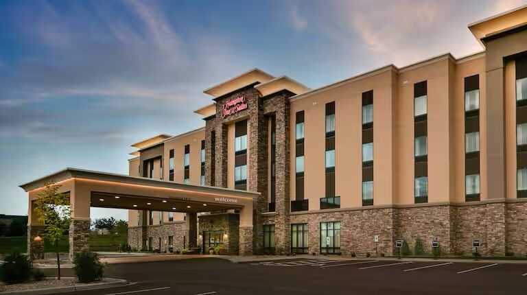 Picture of HAMPTON INN AND SUITES HUDSON, WI