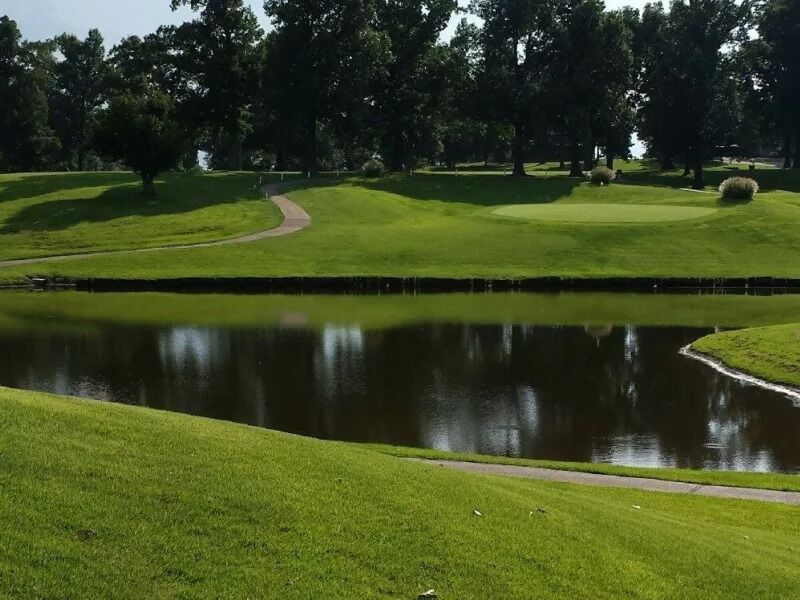 Picture of Lakeshore Country Club
