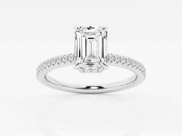 lab grown diamond engagement ring