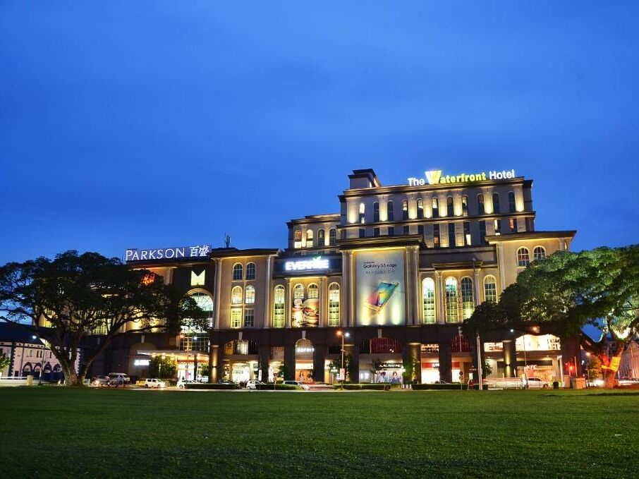 Picture of The Waterfront Hotel