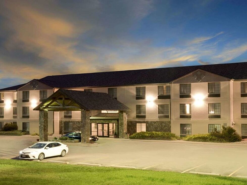 Picture of Summerset Hotel and Suites 