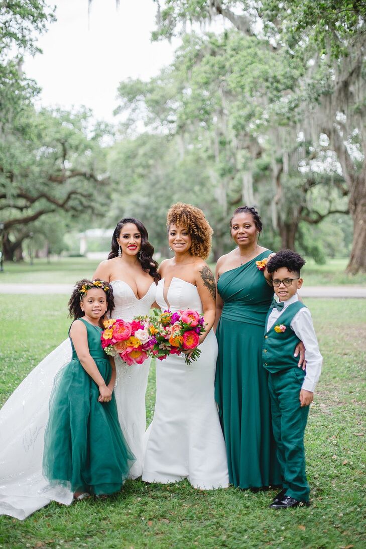 Family Wedding Portrait at the Tree of Life in Audubon Park in New Orleans