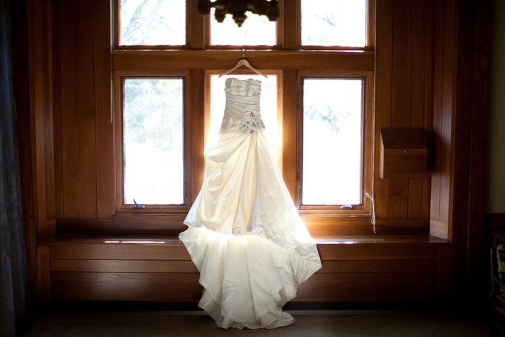 White Strapless Enzoani Wedding Dress