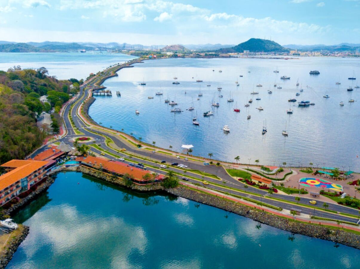 Picture of Causeway de Amador