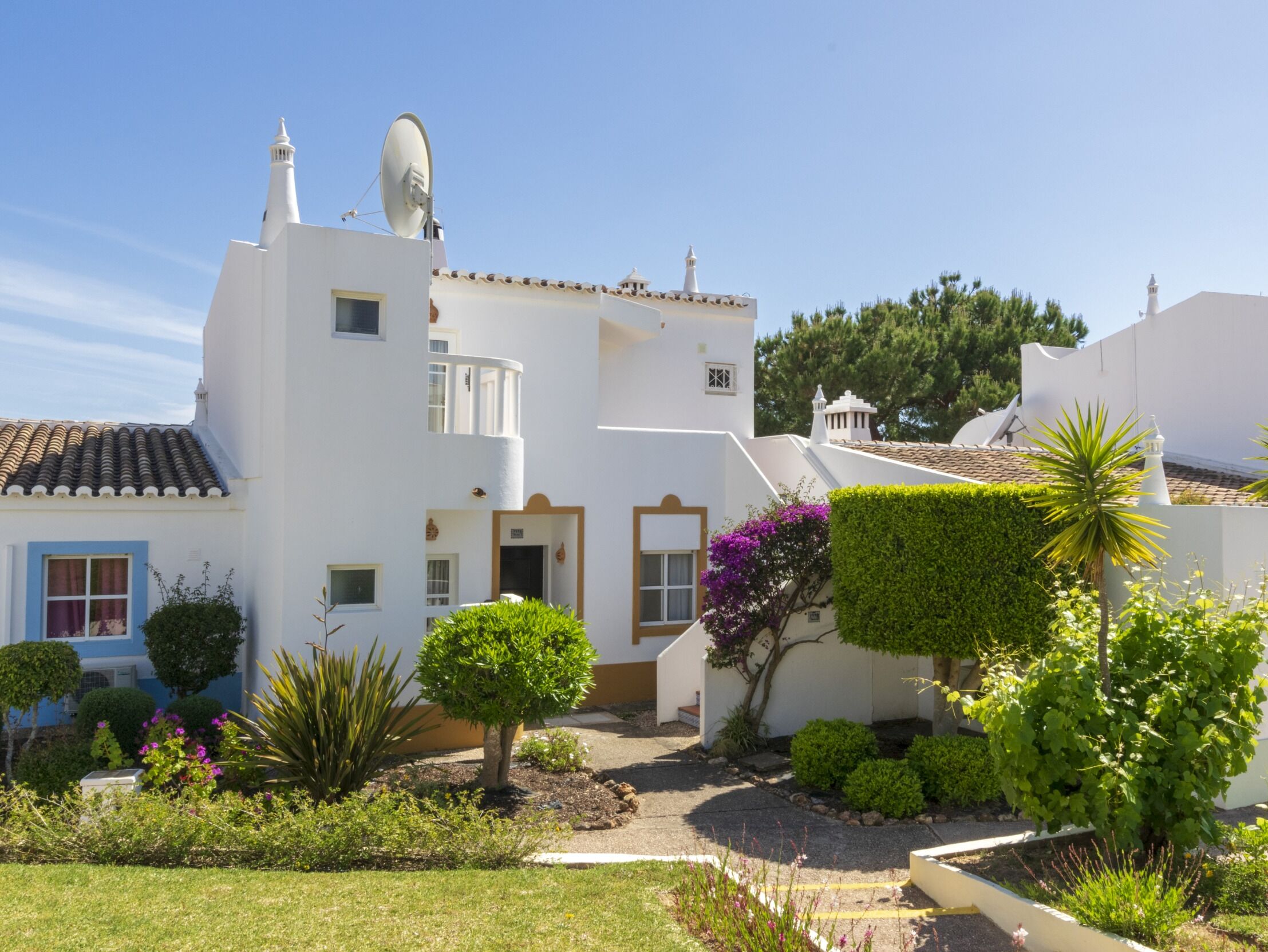 Picture of Rocha Brava Village Resort