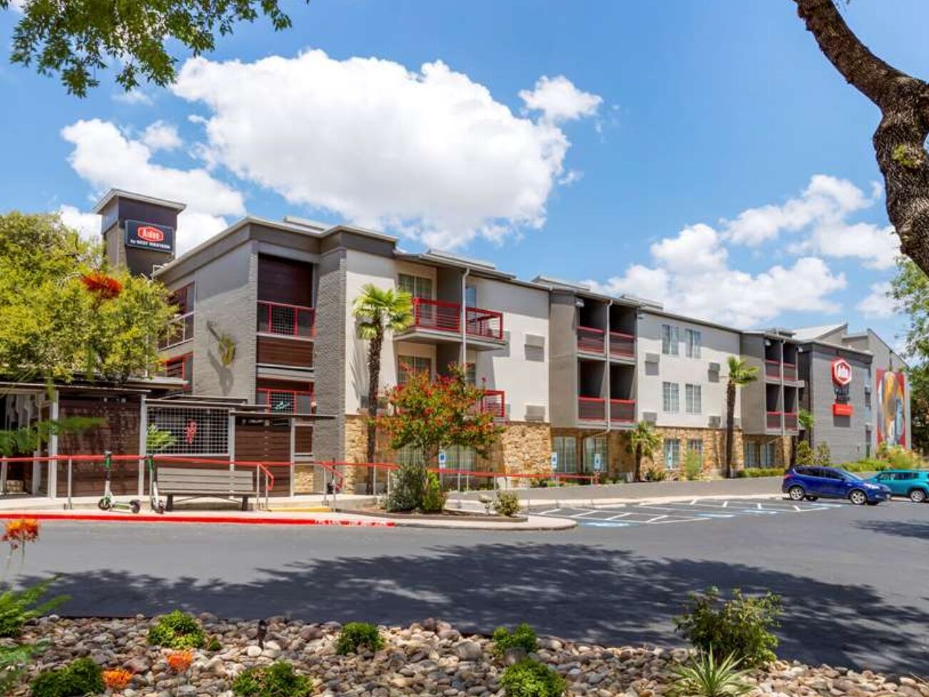 Picture of Aiden by Best Western Austin City Hotel