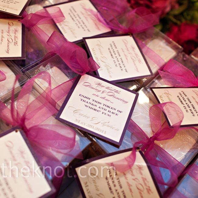 With help from family, Cara and Stephen assembled s’more-making kits for guests to take home.