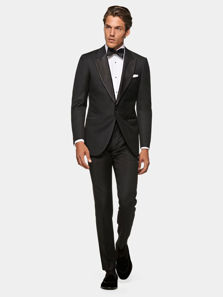 Black-Tie Optional Wedding: What It Means & What To Wear