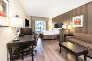 Picture of La Quinta Inn & Suites by Wyndham Bel Air / I-95 Exit 77A