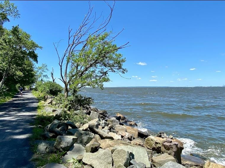 Picture of Henry Hudson Trail / Popamora Point