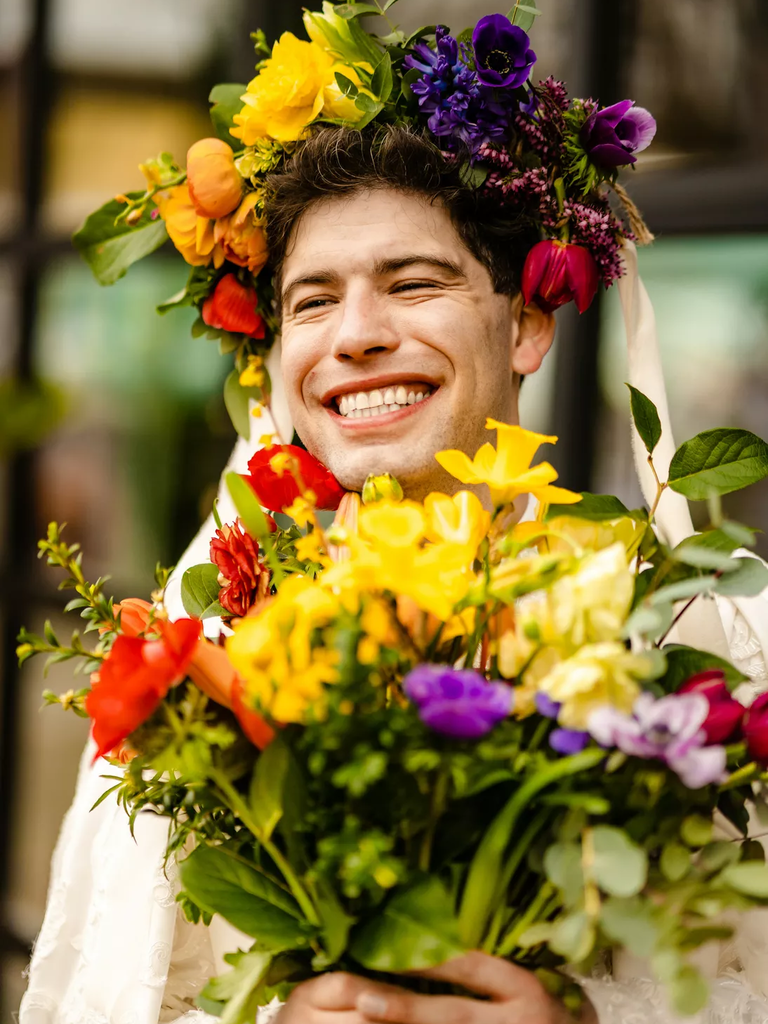 Wedding Bouquet With Daffodils in vibrant summertime colors