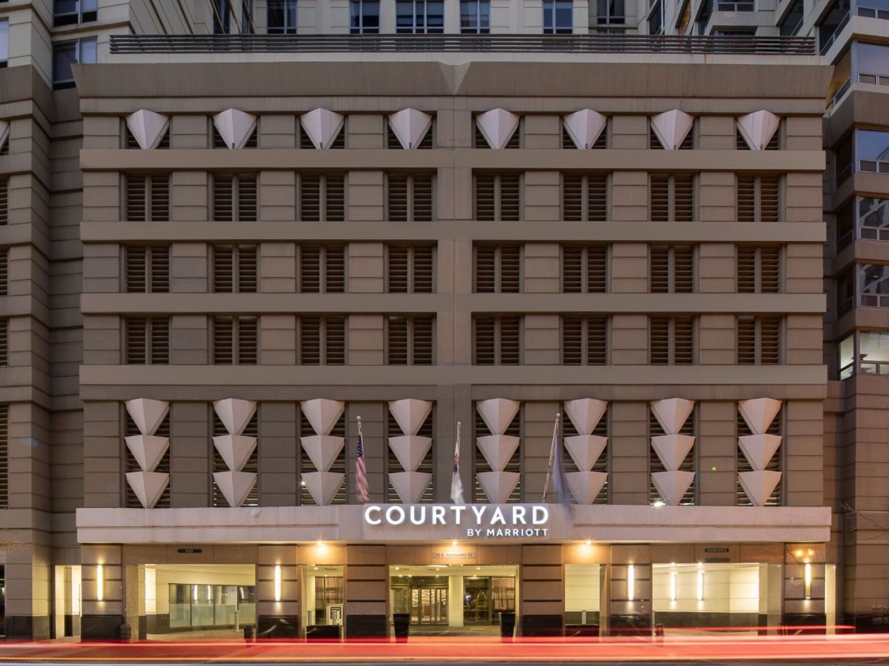 Picture of Courtyard Chicago Downtown/River North