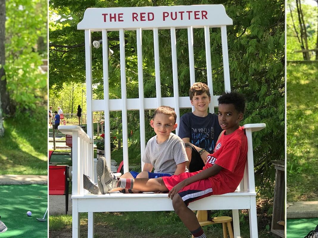 Picture of Red Putter Mini Golf