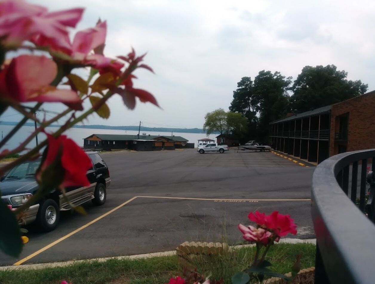 Picture of D'Arbonne Lake Hotel