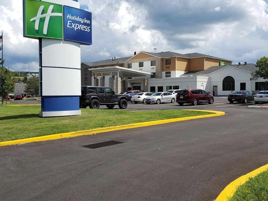 Picture of Holiday Inn Express Pittsburgh-North (Harmarville), an IHG Hotel