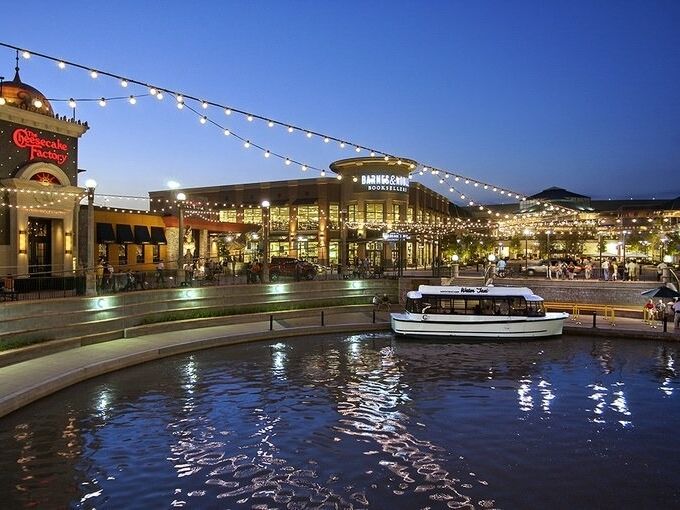 Picture of The Woodlands Mall