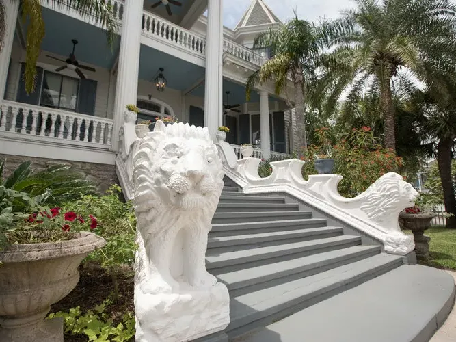 Carr Mansion