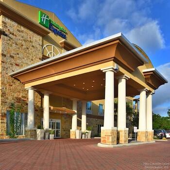 Picture of Holiday Inn Express & Suites Fredericksburg