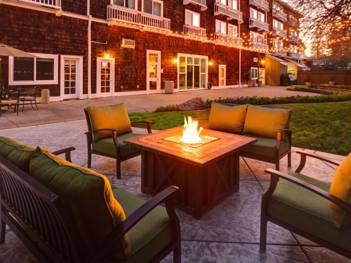 Picture of Lake Natoma Inn
