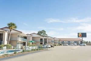 Picture of Super 8 by Wyndham Adel