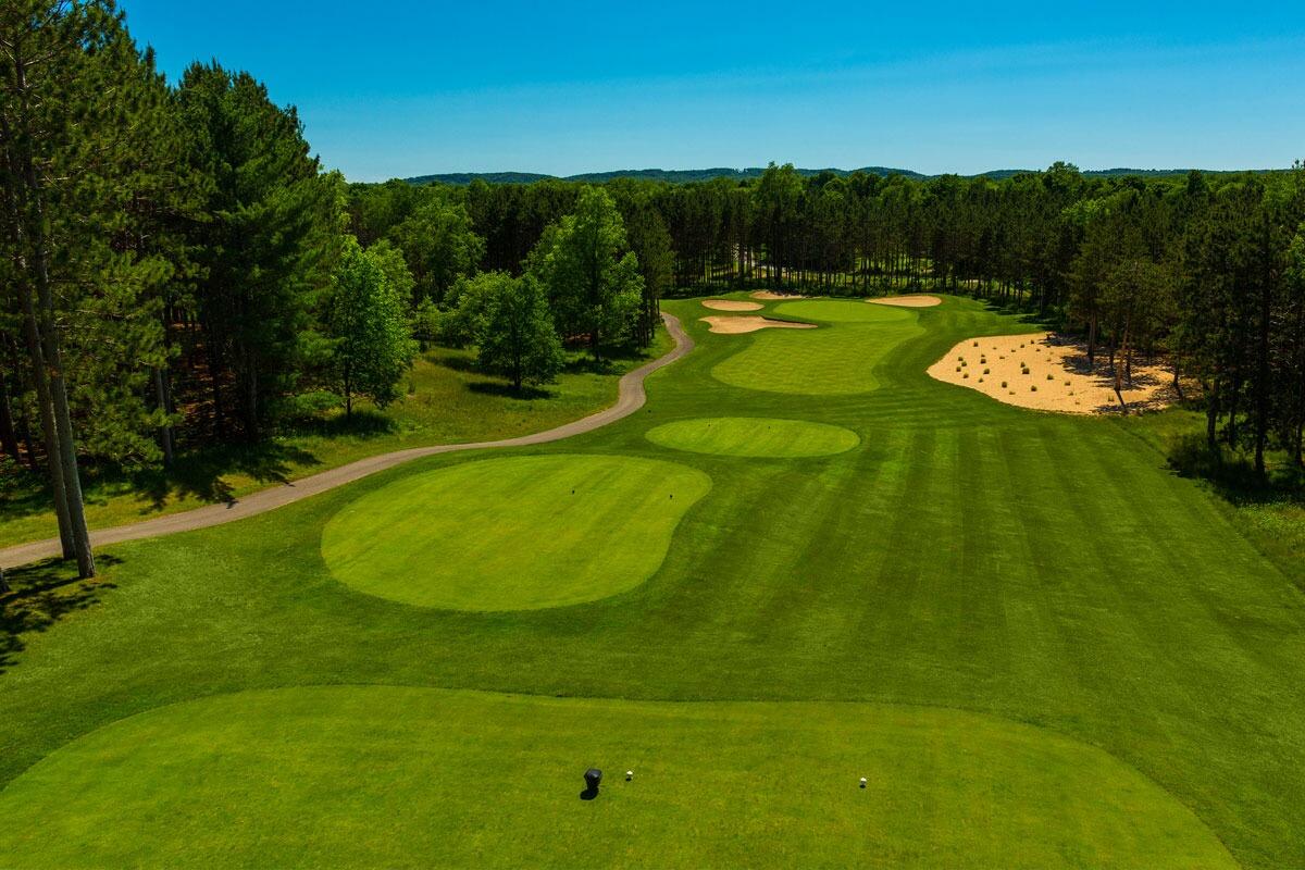 Picture of GOLF COURSES