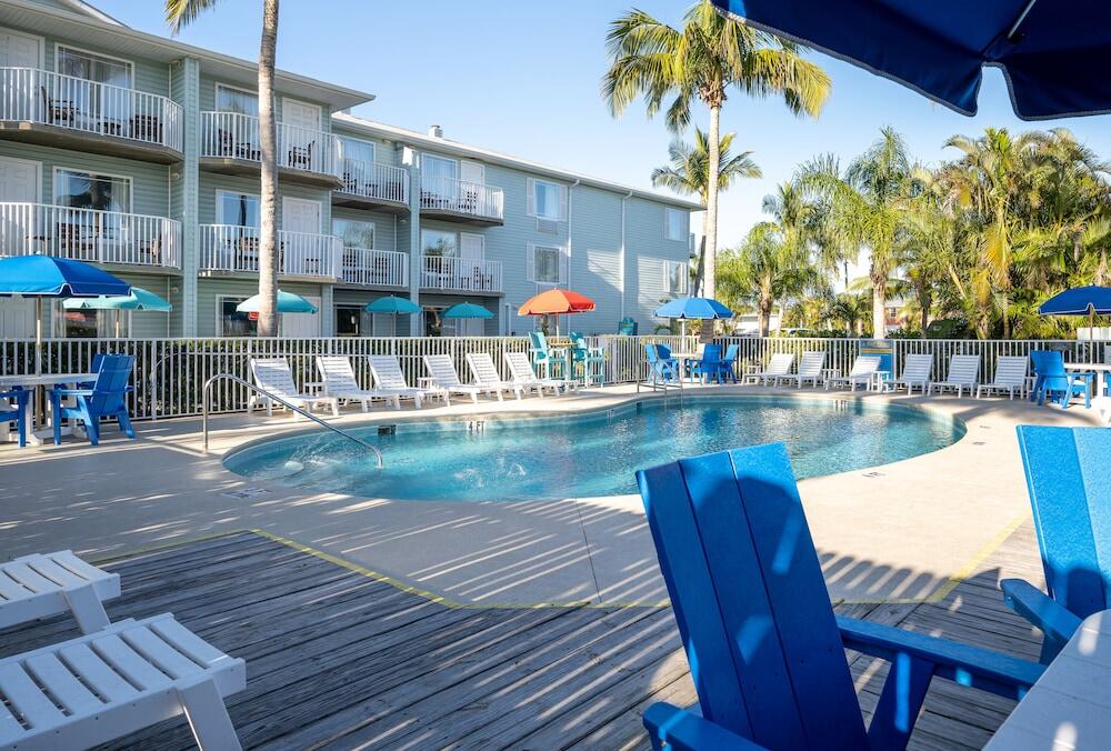 Picture of Capt Hiram's Resort