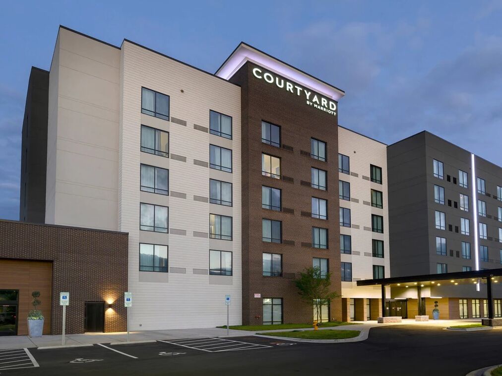 Picture of Courtyard Charlotte Waverly