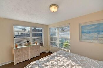 Picture of The Surf Beach Motel
