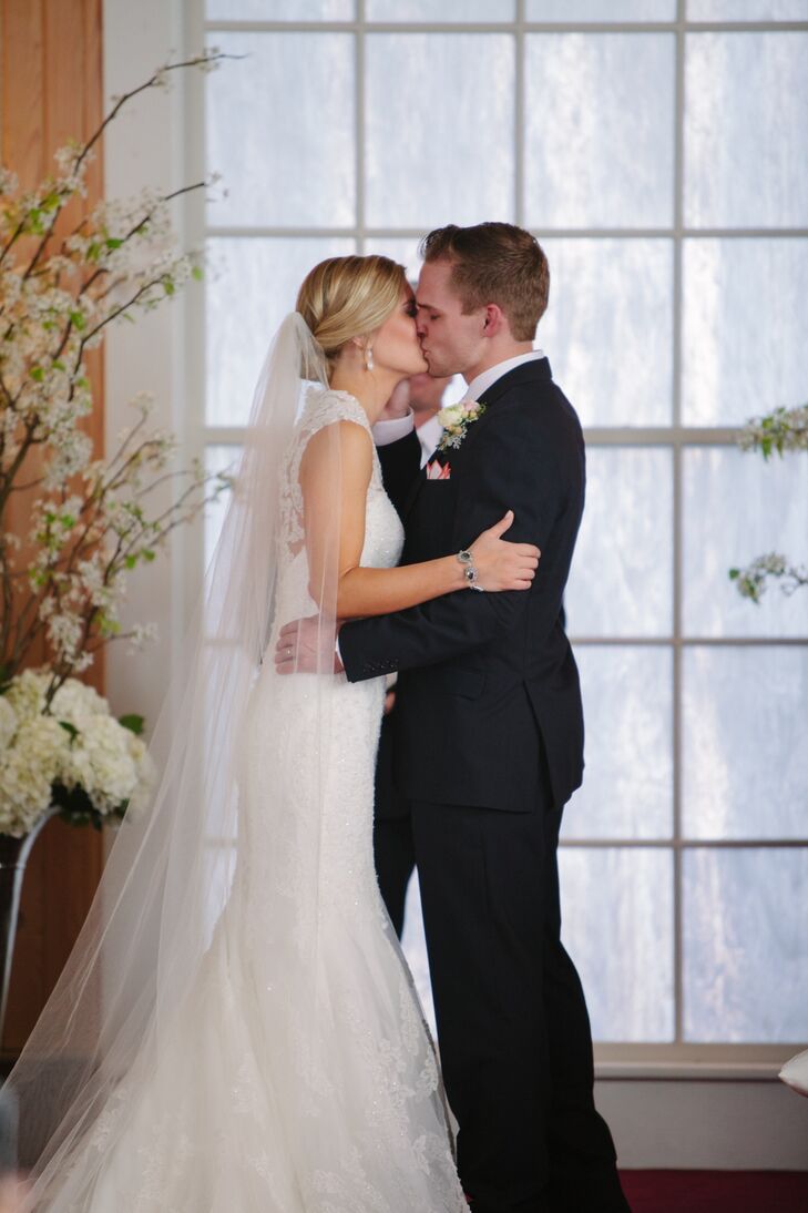 Adding a personal touch to their traditional ceremony, the couple was married by Austin's father.