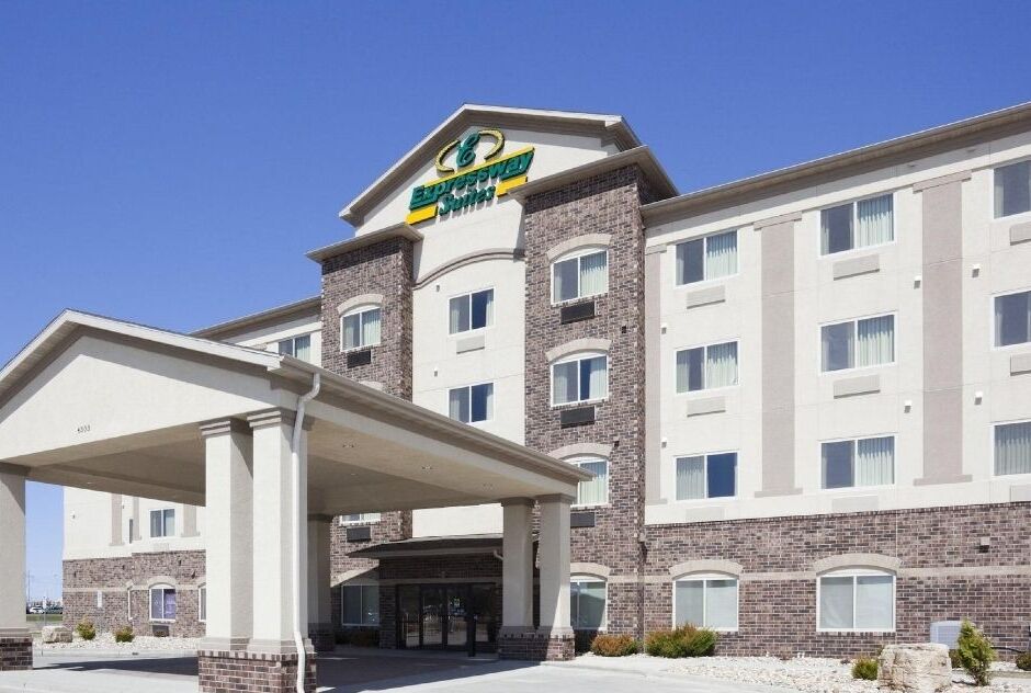 Picture of Expressway Suites