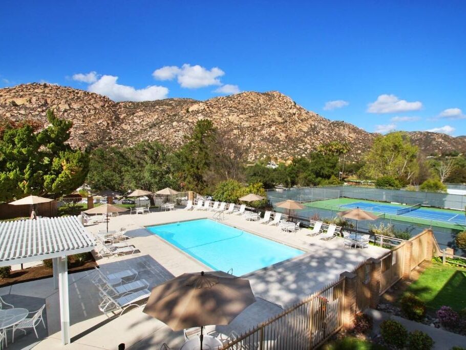 Picture of Riviera Oaks Resort & Racquet Club