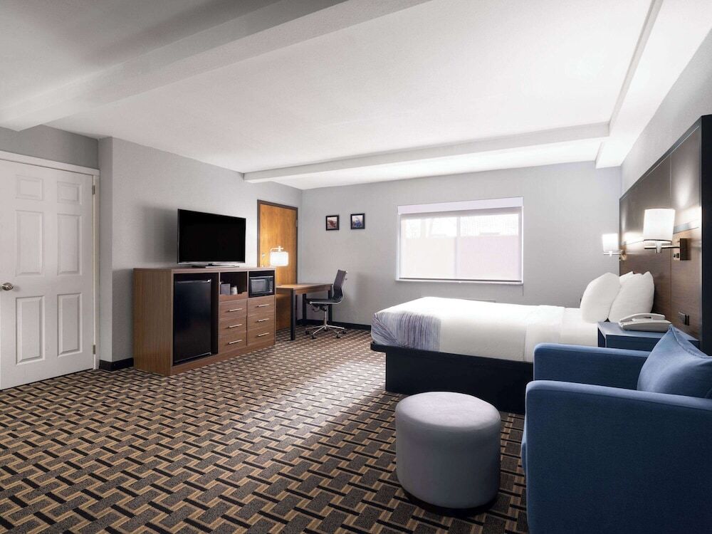 Picture of AmericInn by Wyndham Woodstock IL