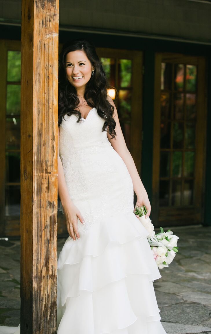 Sweetheart Neckline Ivory Lace Wedding Dress