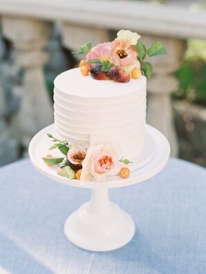 Simple Single-Tier Wedding Cake with Fresh Flowers