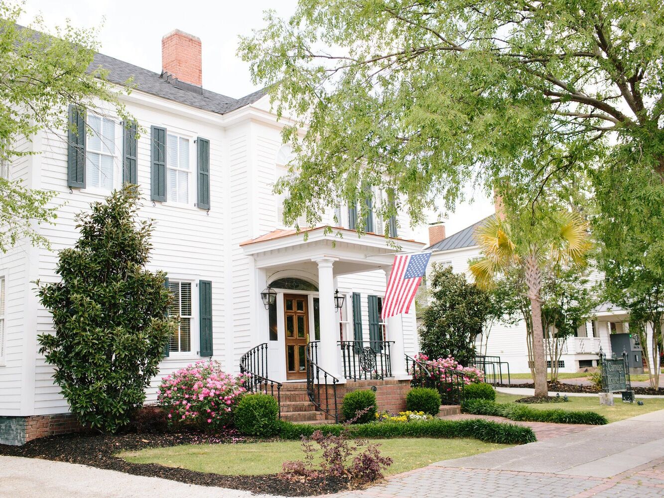 Picture of Carriage House Inn