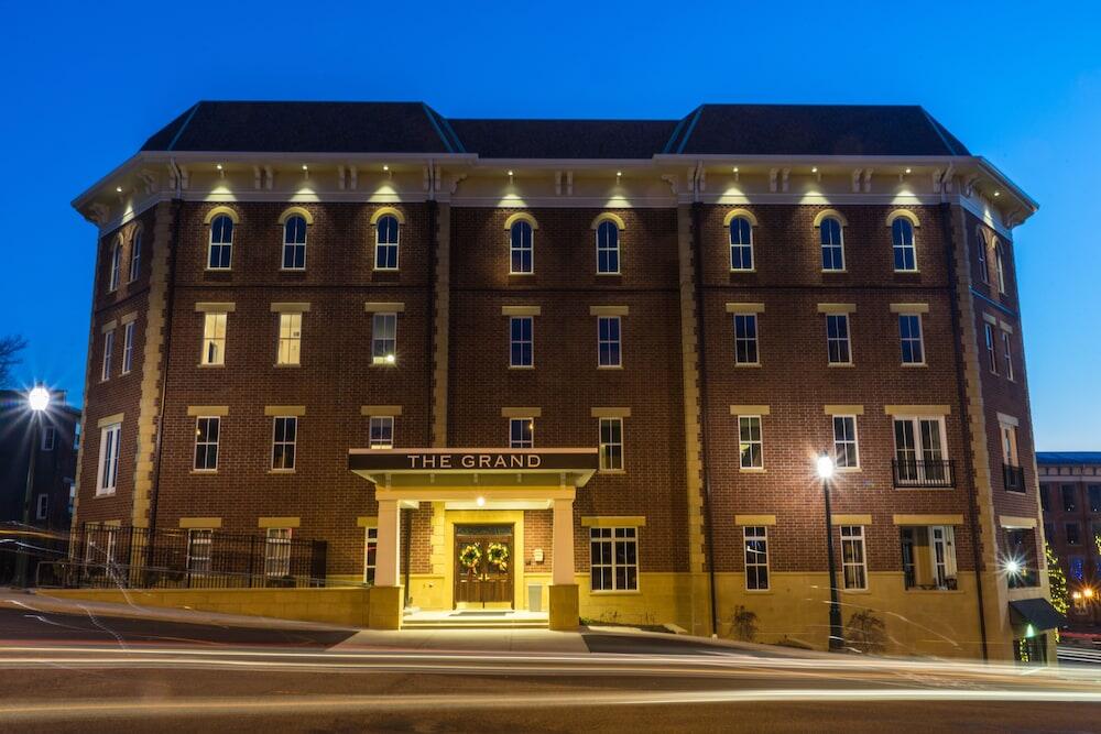 Picture of The Mount Vernon Grand Hotel