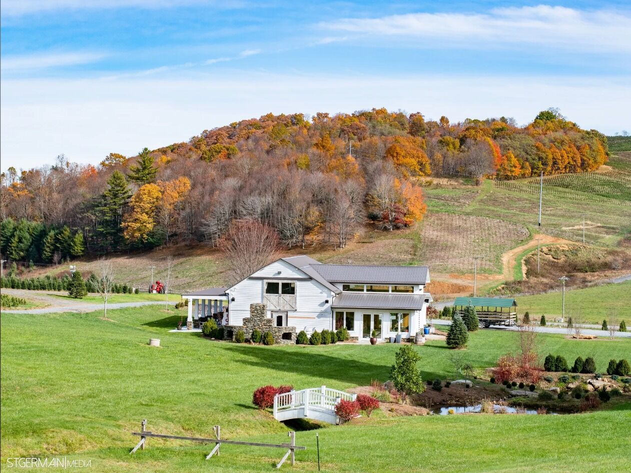 Picture of Old Barn Winery and Vineyards