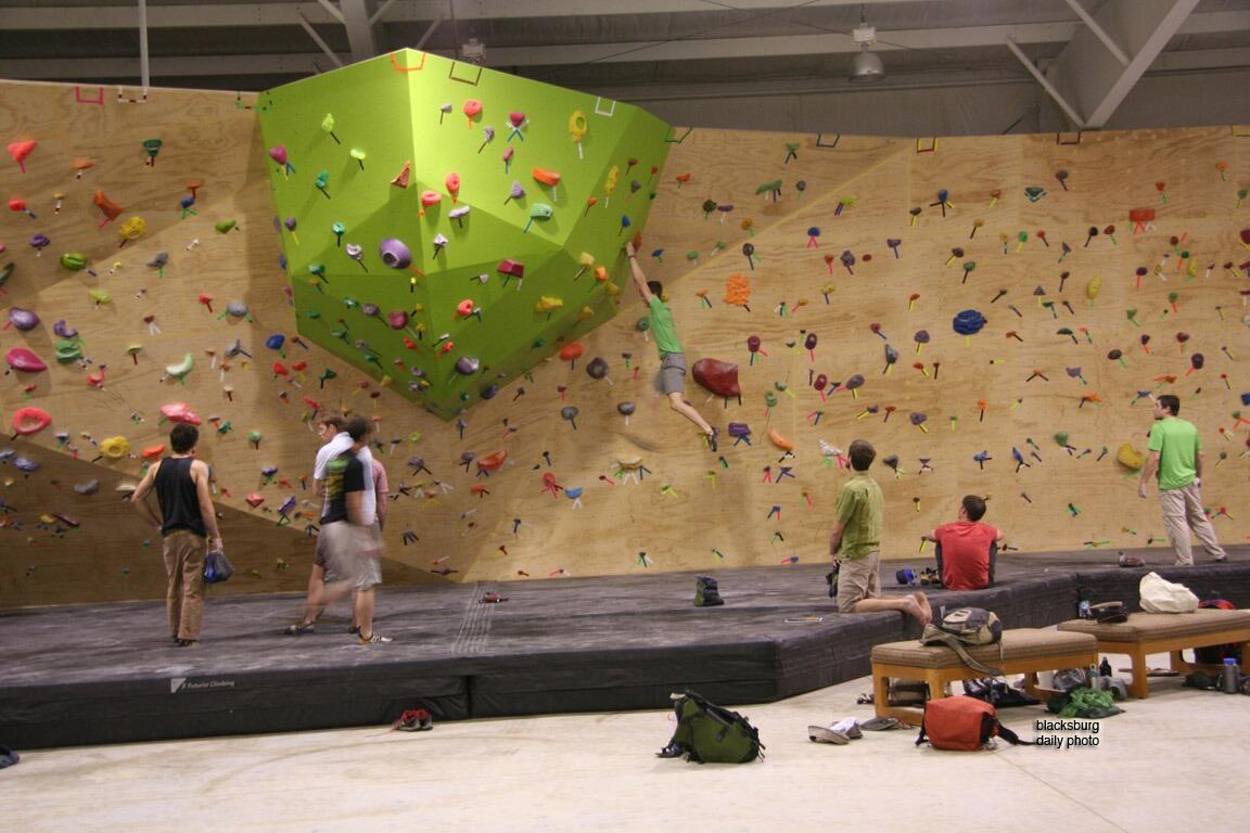 Picture of Crimper's Climbing Gym