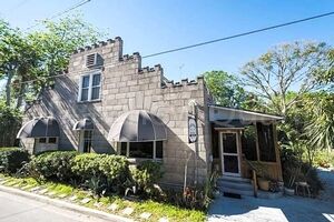 Picture of Castle Garden Bed & Breakfast