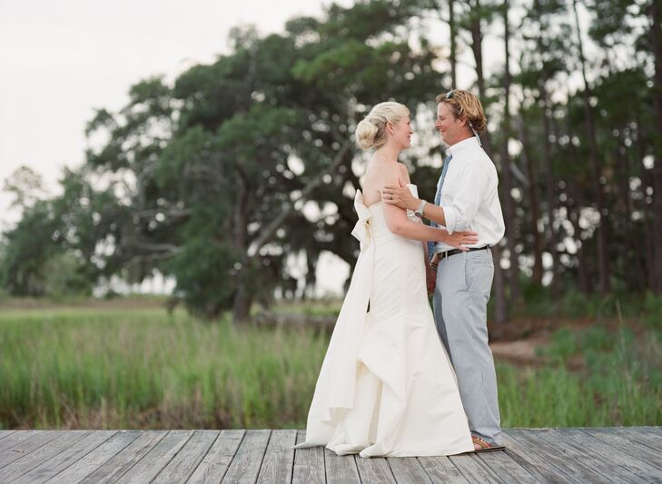“David and I have strong ties to the Caribbean, since that is where we met, and to the Lowcountry, since that is where our families reside,” Lesley says. The pair wanted to bring out the essence of the islands and South Carolina with their venue, entertainment, food and decor.